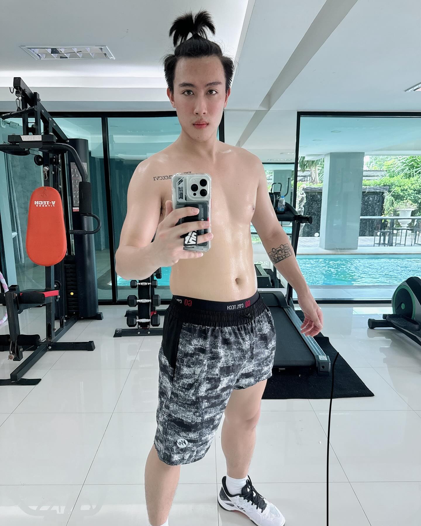 นุ๊ก - ธนดล ศิริแวว