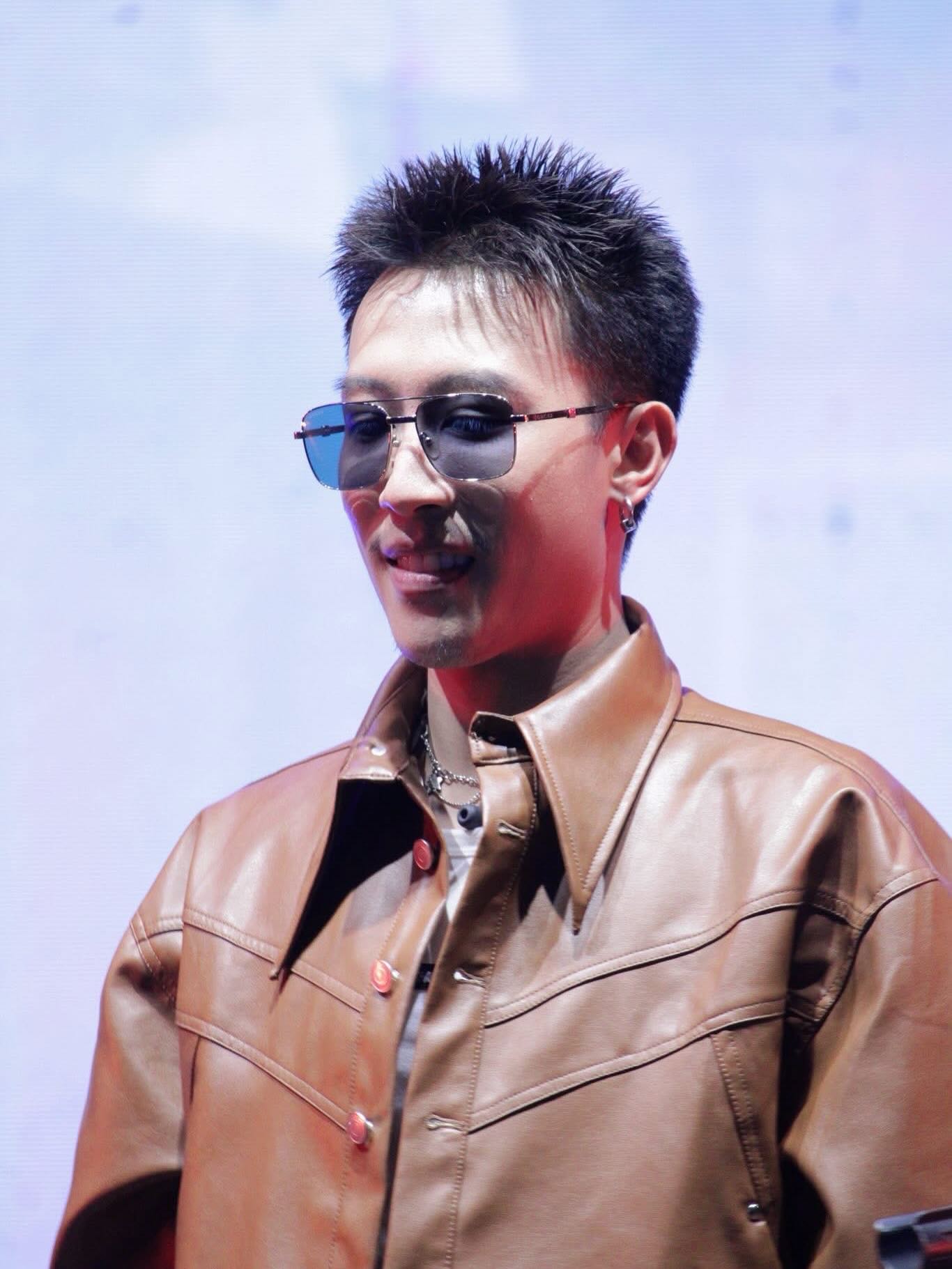 นุ๊ก - ธนดล ศิริแวว