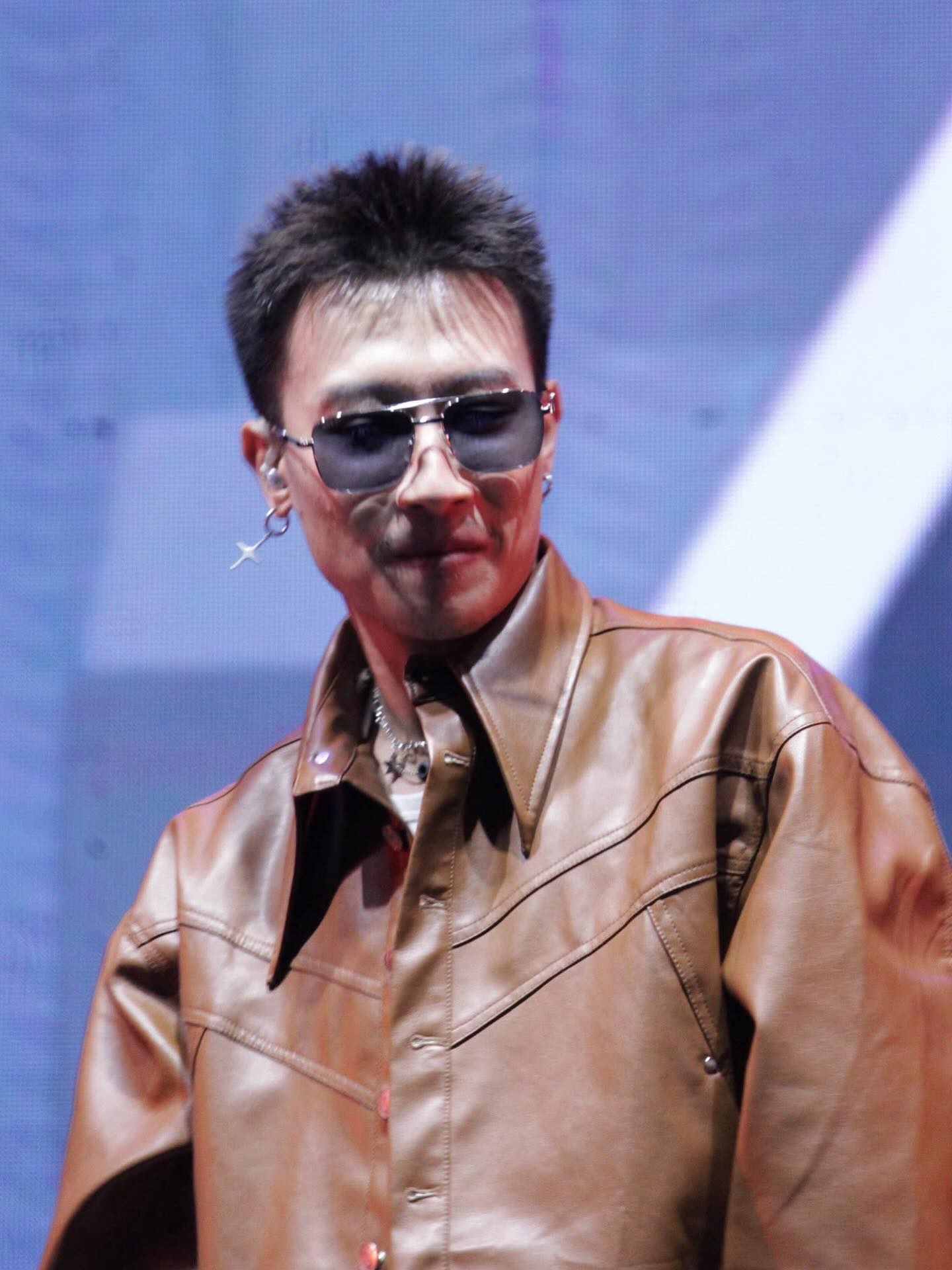 นุ๊ก - ธนดล ศิริแวว