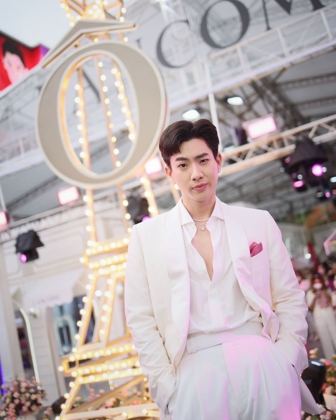 ออฟ - จุมพล อดุลกิตติพร