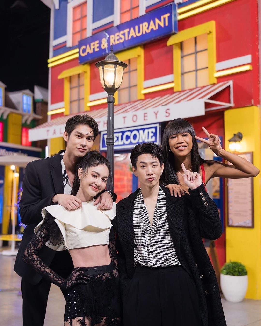 ออฟ - จุมพล อดุลกิตติพร