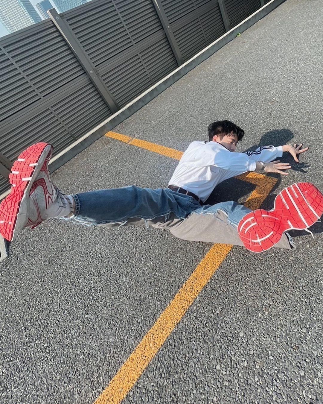 ออฟ - จุมพล อดุลกิตติพร