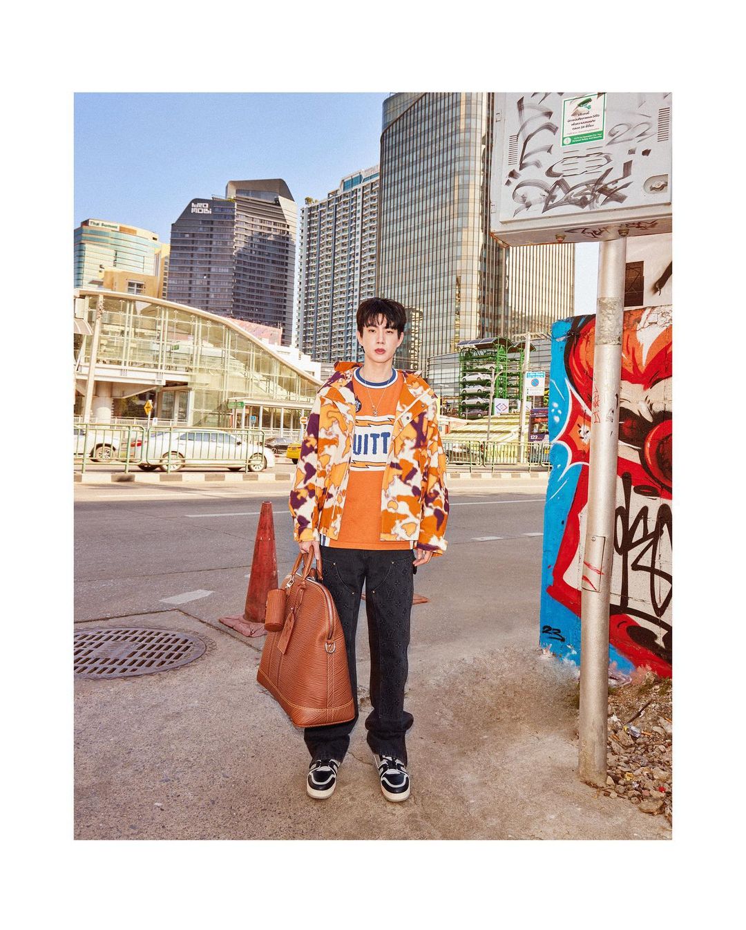 ออฟ - จุมพล อดุลกิตติพร