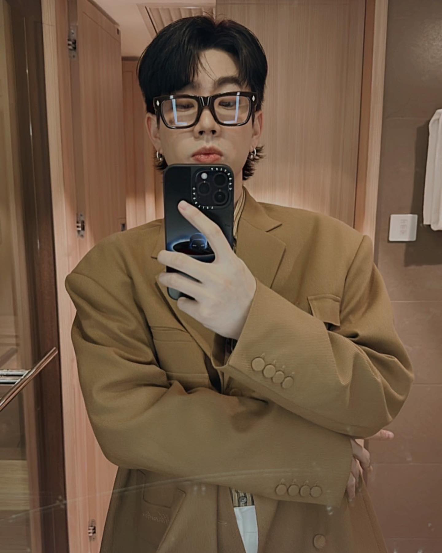 ออฟ - จุมพล อดุลกิตติพร