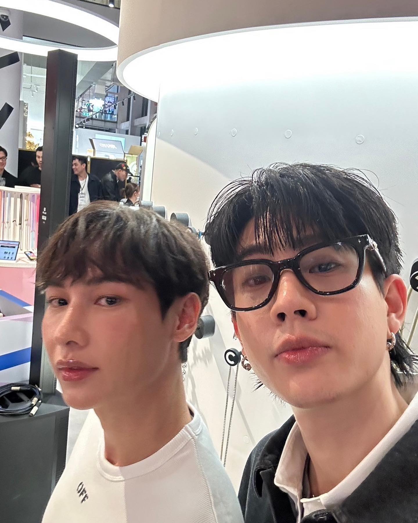 ออฟ - จุมพล อดุลกิตติพร