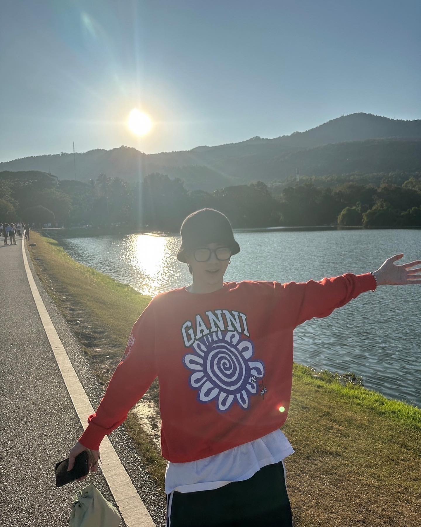 ออฟ - จุมพล อดุลกิตติพร