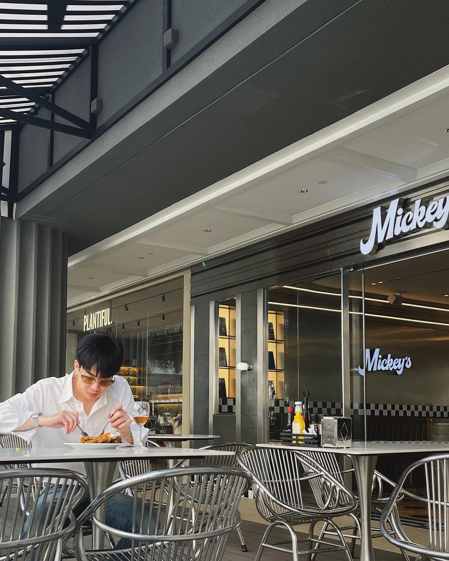 ออฟ - จุมพล อดุลกิตติพร