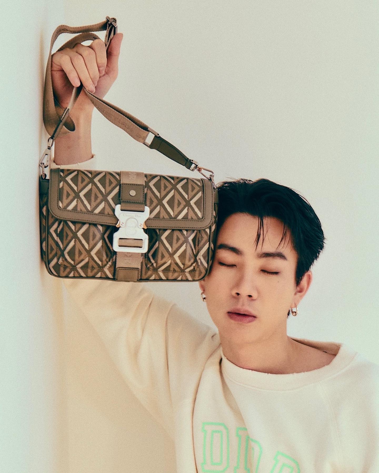ออฟ - จุมพล อดุลกิตติพร