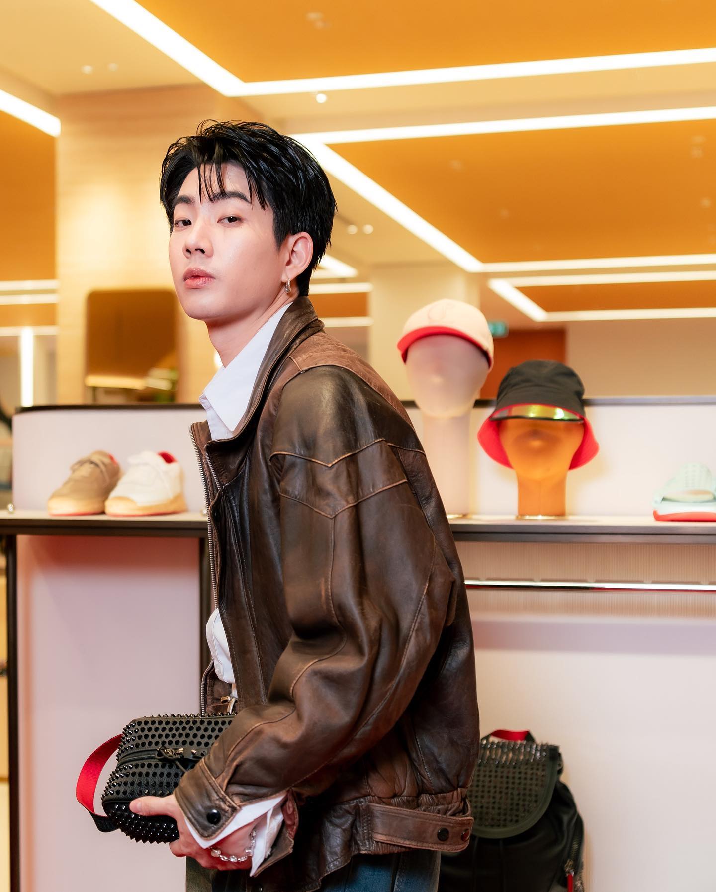ออฟ - จุมพล อดุลกิตติพร