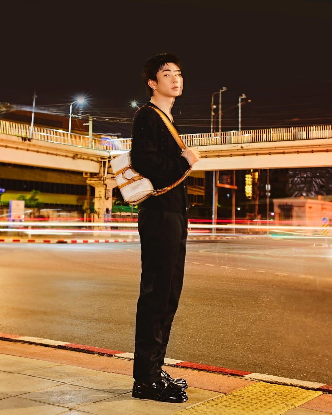 ออฟ - จุมพล อดุลกิตติพร