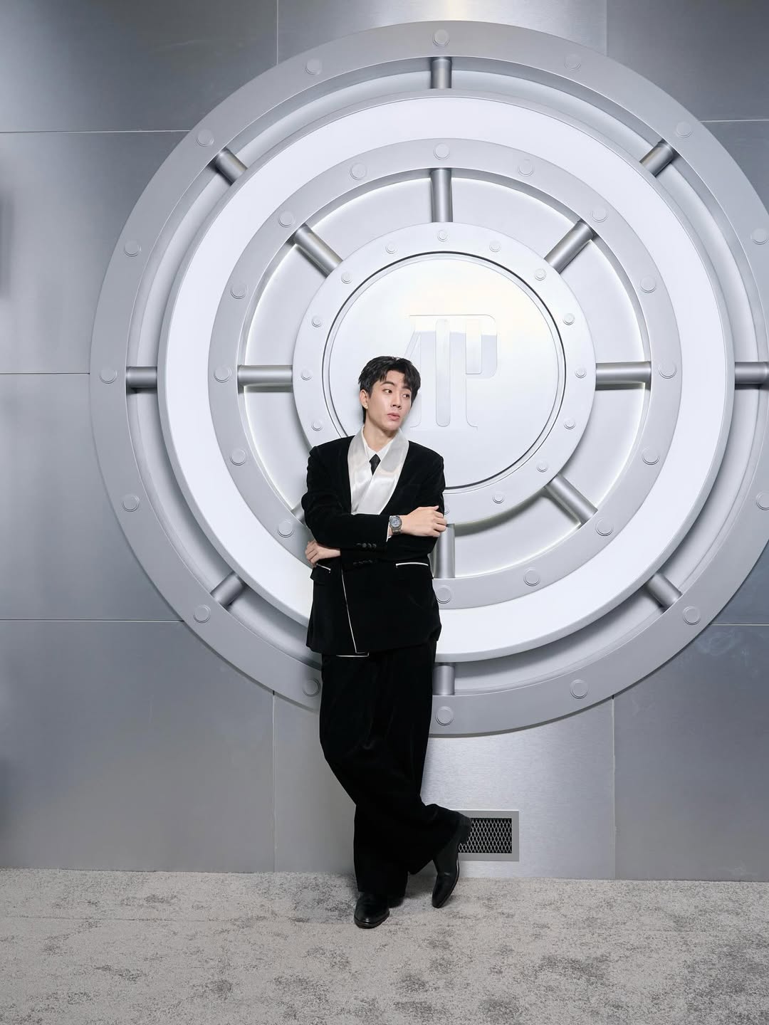 ออฟ - จุมพล อดุลกิตติพร