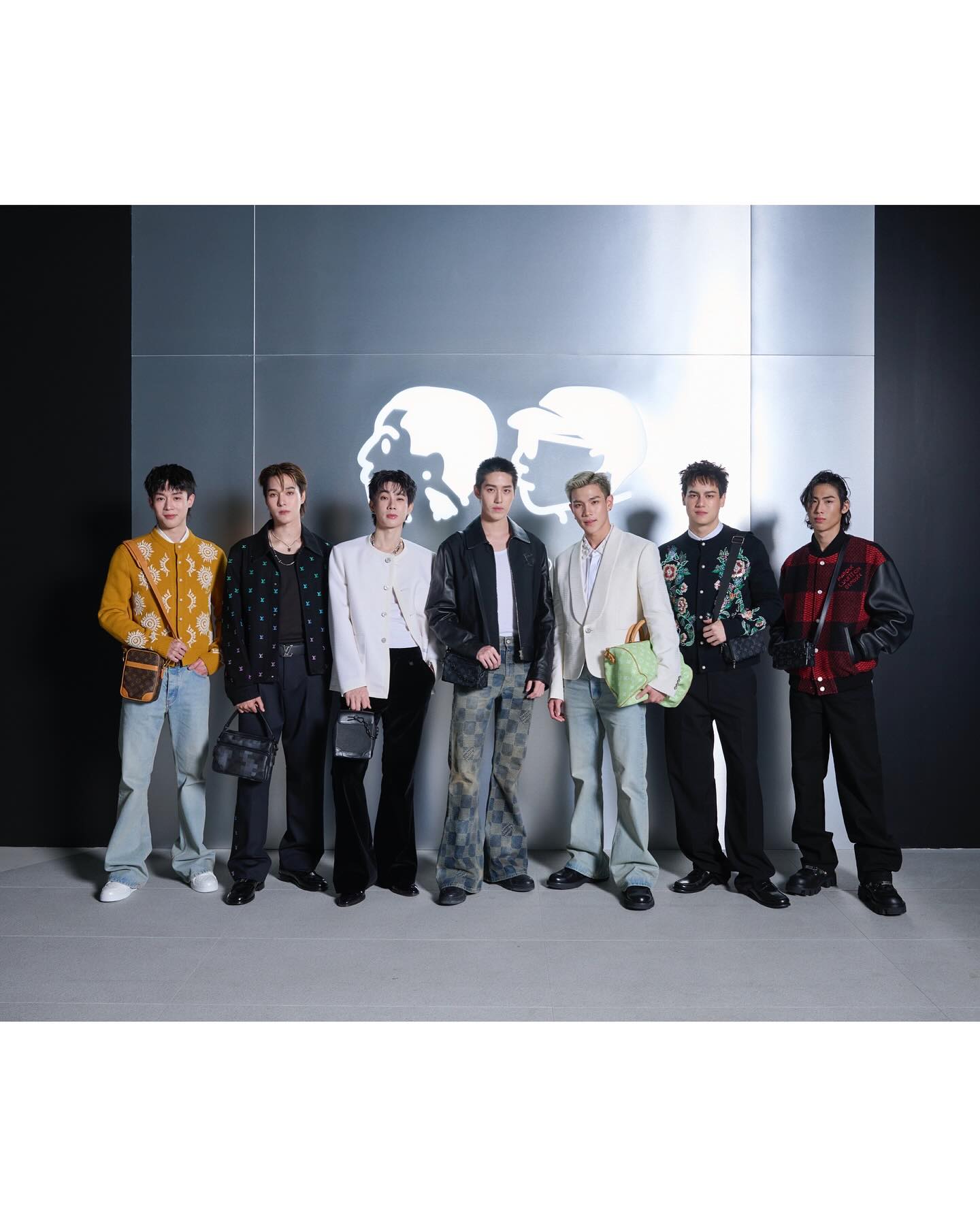 ออฟ - จุมพล อดุลกิตติพร