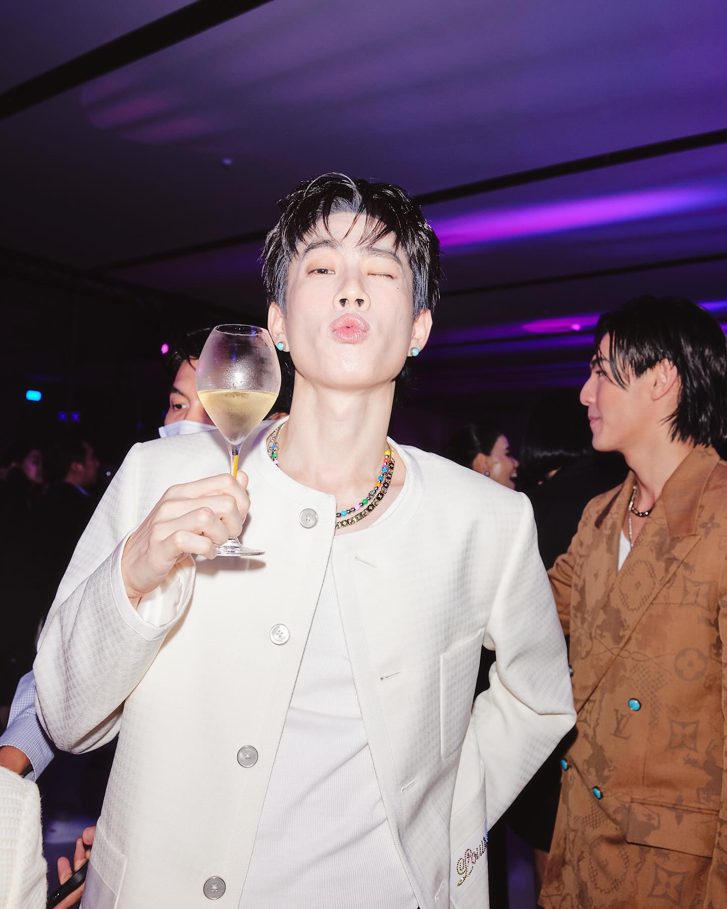 ออฟ - จุมพล อดุลกิตติพร
