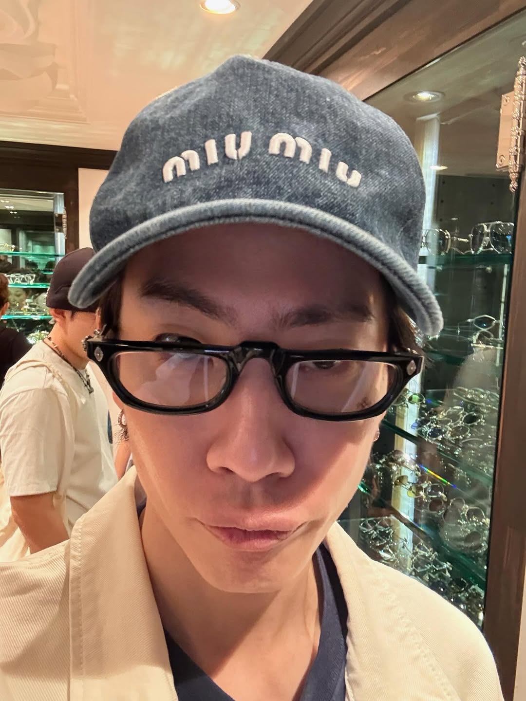 ออฟ - จุมพล อดุลกิตติพร