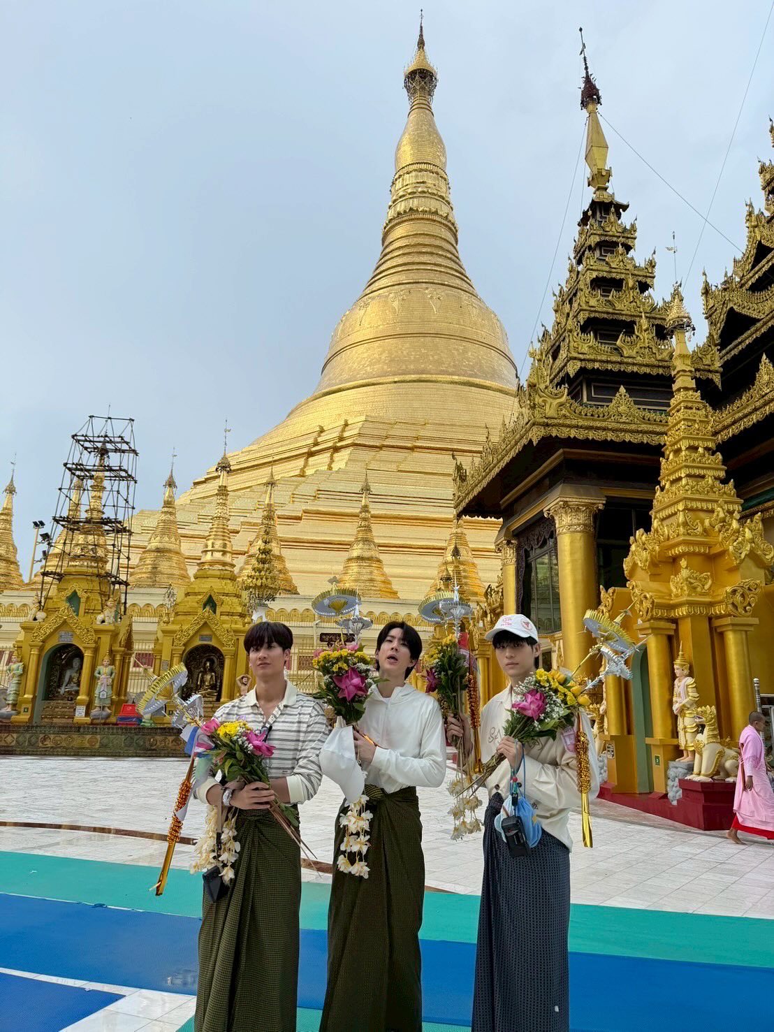 ออฟ - จุมพล อดุลกิตติพร