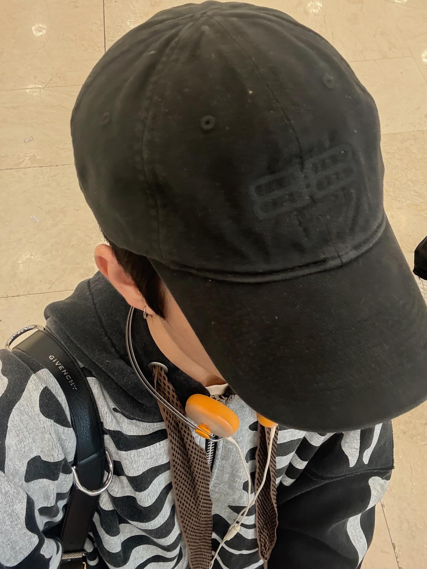 ออฟ - จุมพล อดุลกิตติพร
