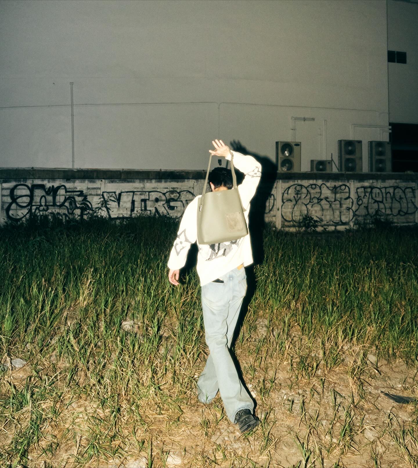 ออฟ - จุมพล อดุลกิตติพร