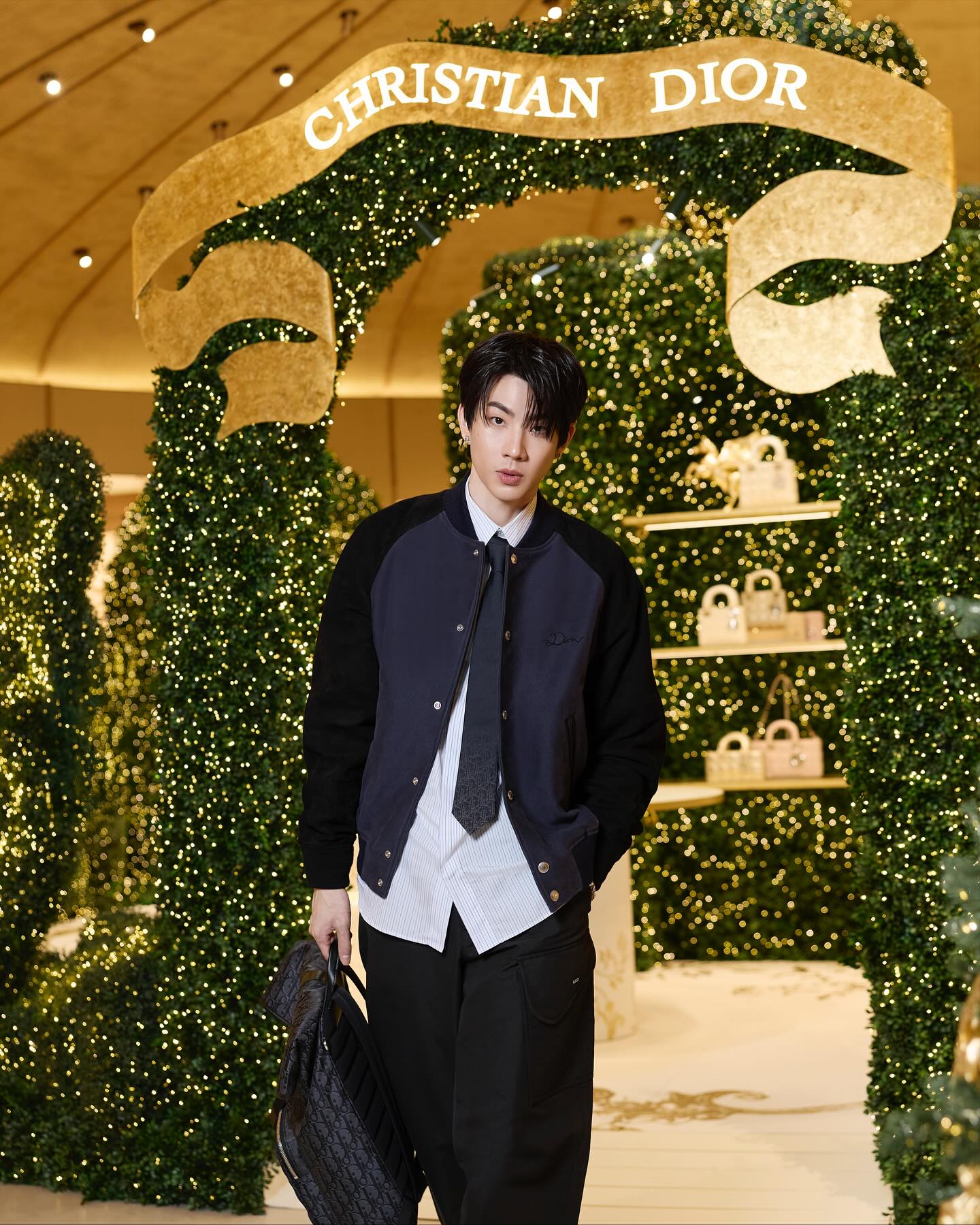 ออฟ - จุมพล อดุลกิตติพร