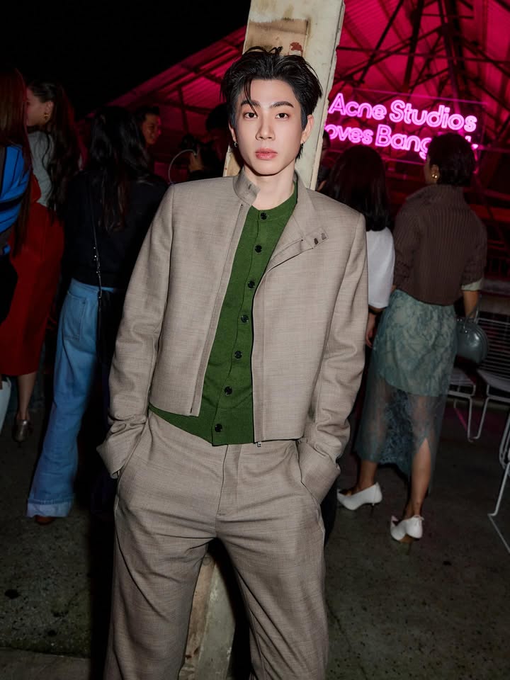 ออฟ - จุมพล อดุลกิตติพร