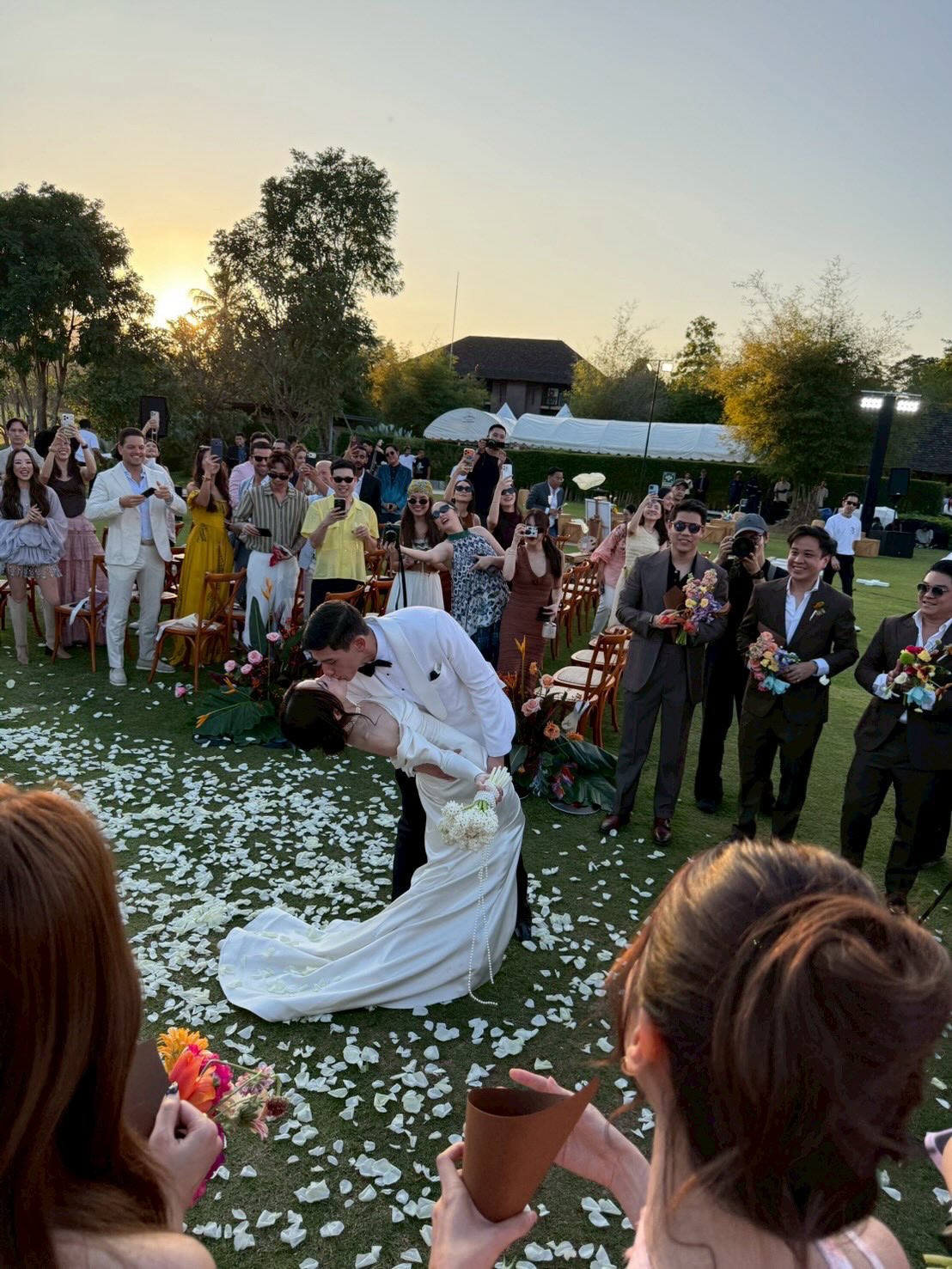 ออฟ - จุมพล อดุลกิตติพร