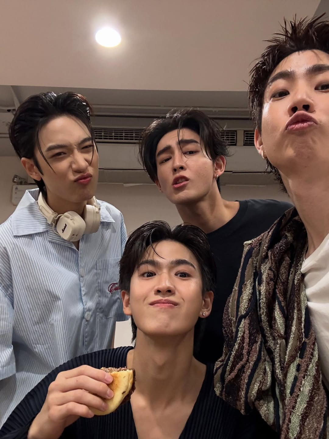 ออฟ - จุมพล อดุลกิตติพร