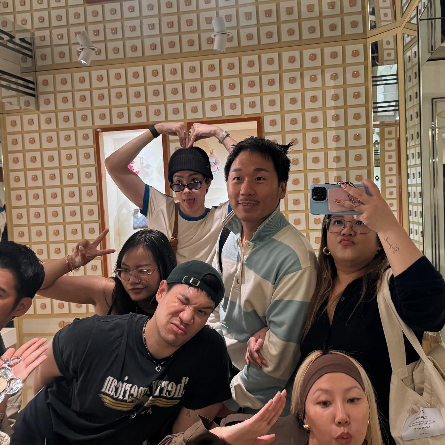 ออฟ - จุมพล อดุลกิตติพร