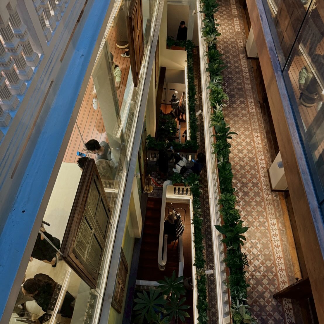 ออฟ - จุมพล อดุลกิตติพร