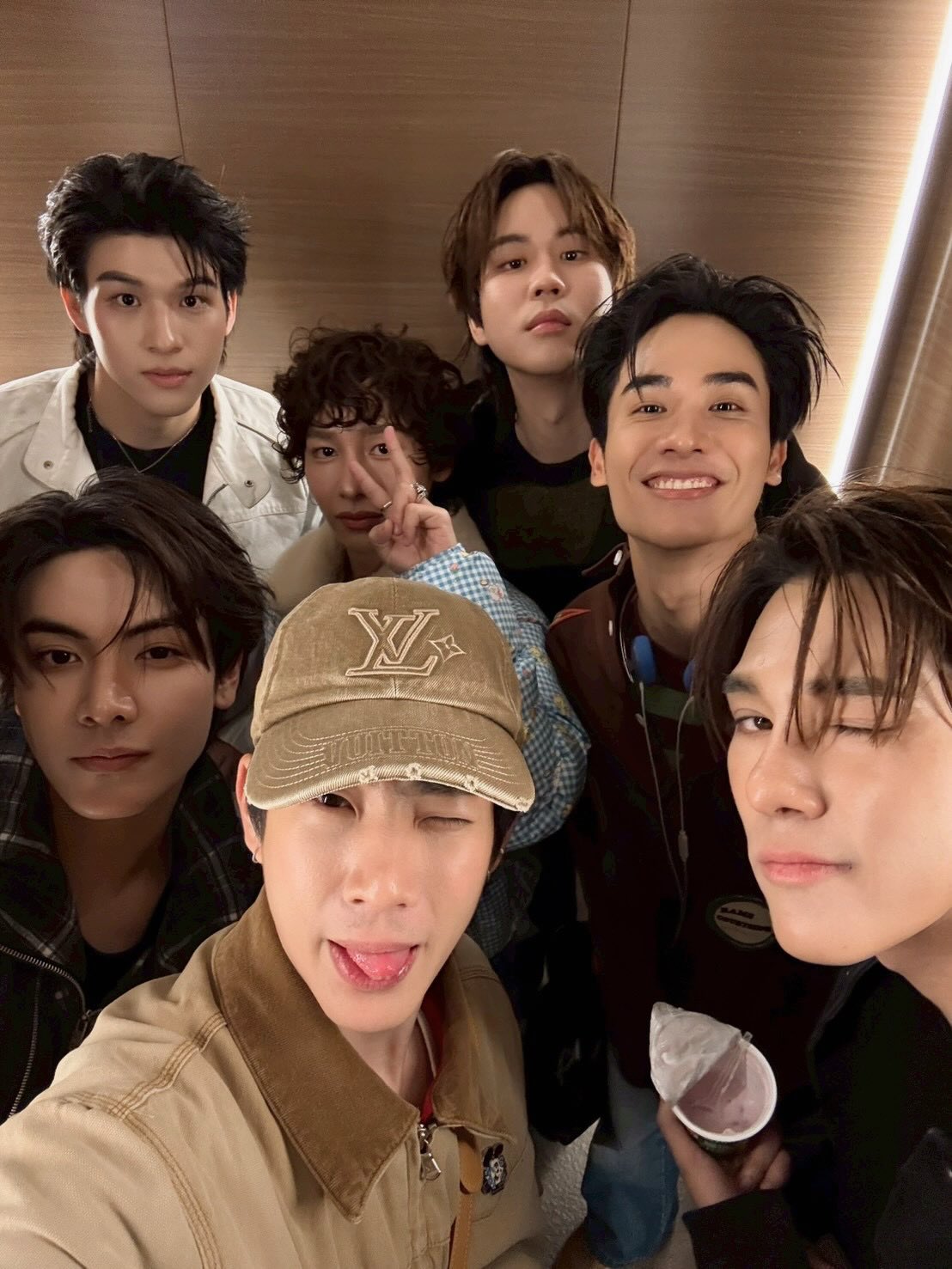 ออฟ - จุมพล อดุลกิตติพร