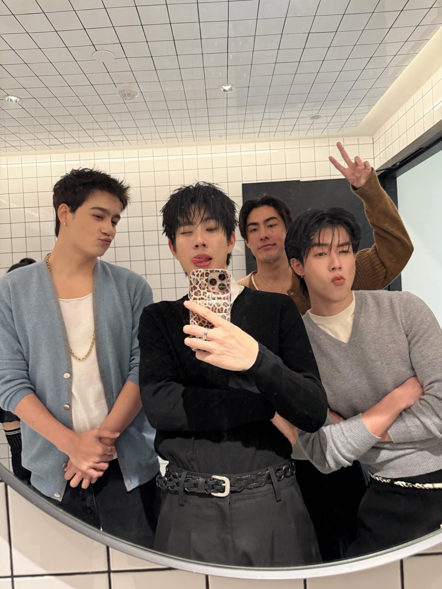 ออฟ - จุมพล อดุลกิตติพร