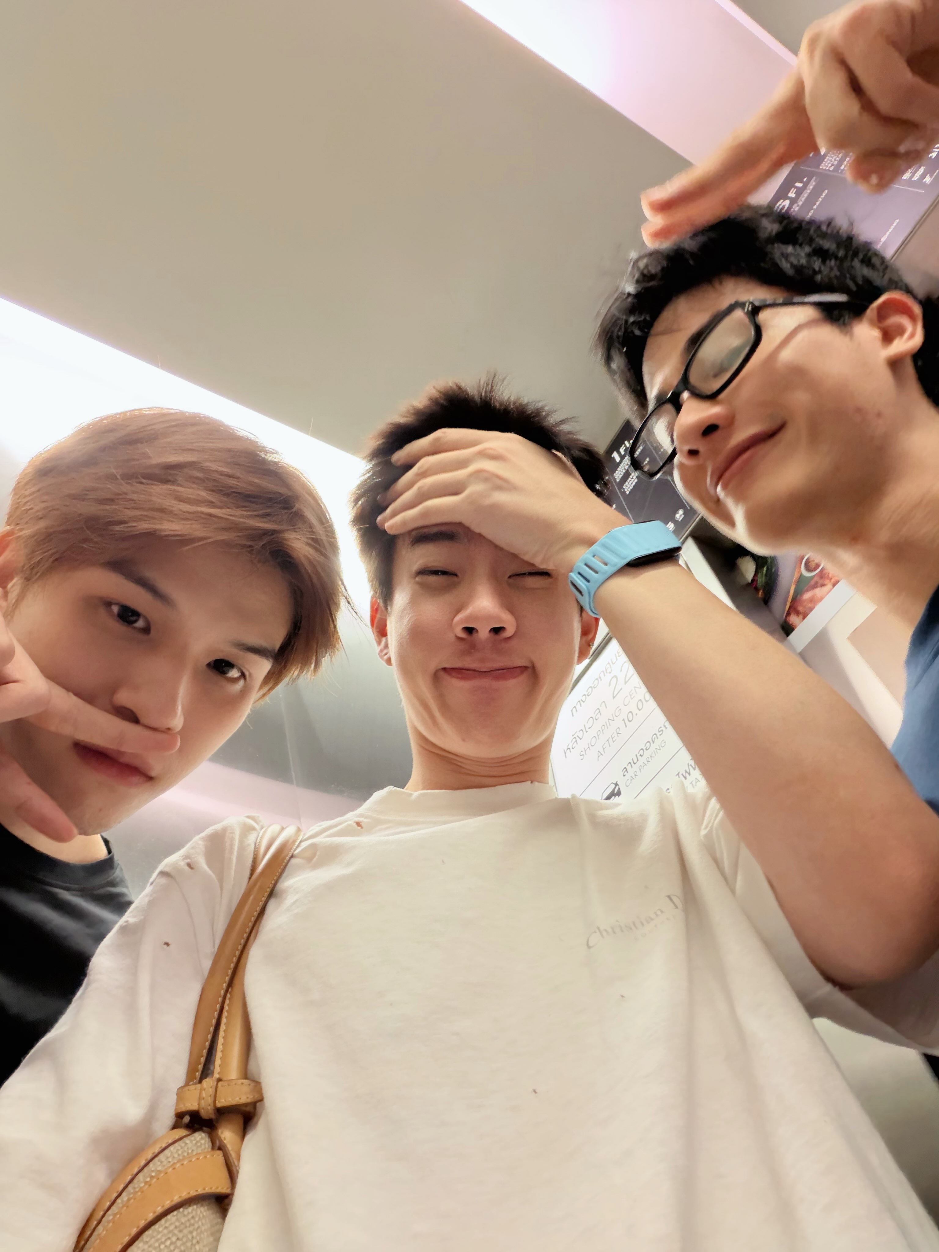 ออฟ - จุมพล อดุลกิตติพร