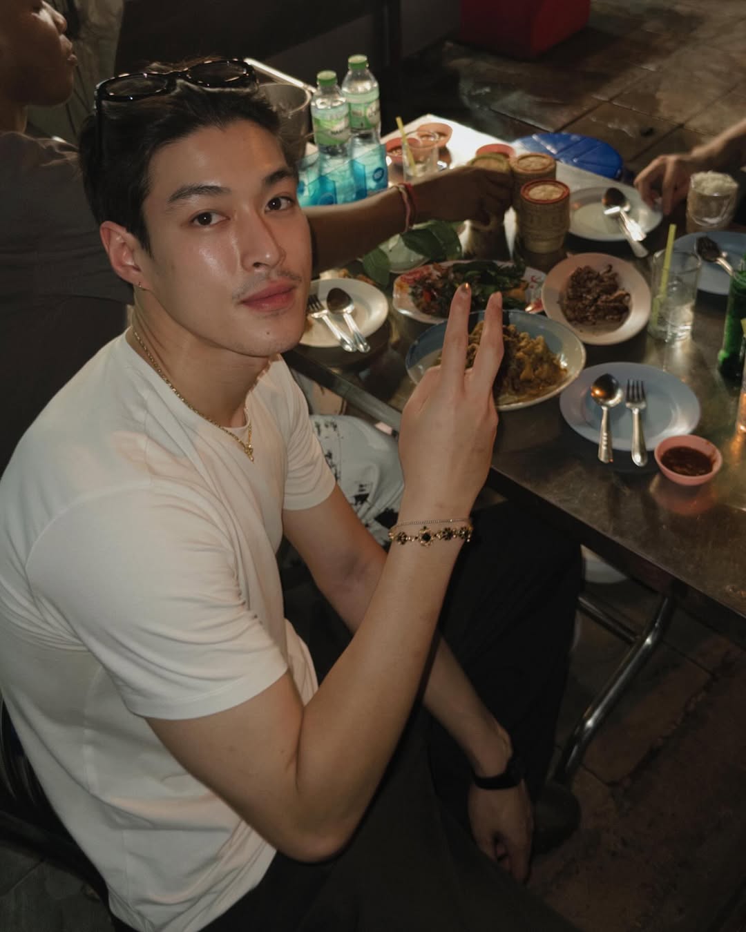 กระทิง - ขุนณรงค์ ประเทศรัตน์