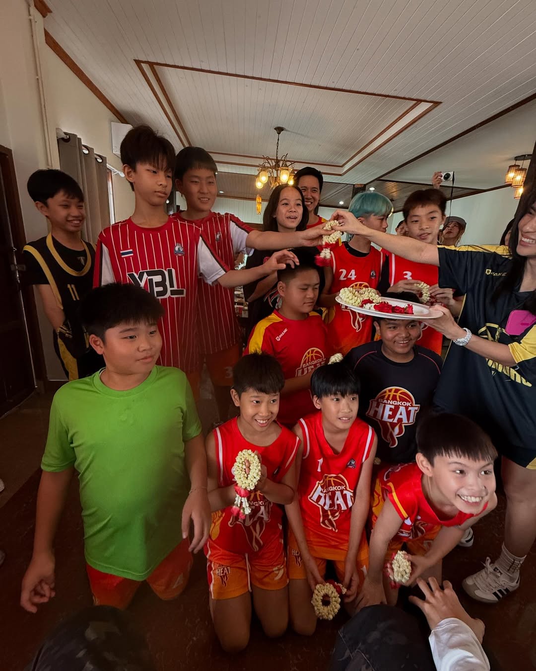 กระทิง - ขุนณรงค์ ประเทศรัตน์