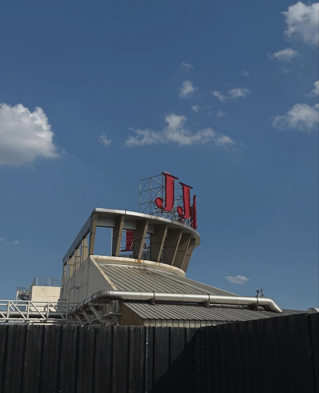 กระทิง - ขุนณรงค์ ประเทศรัตน์