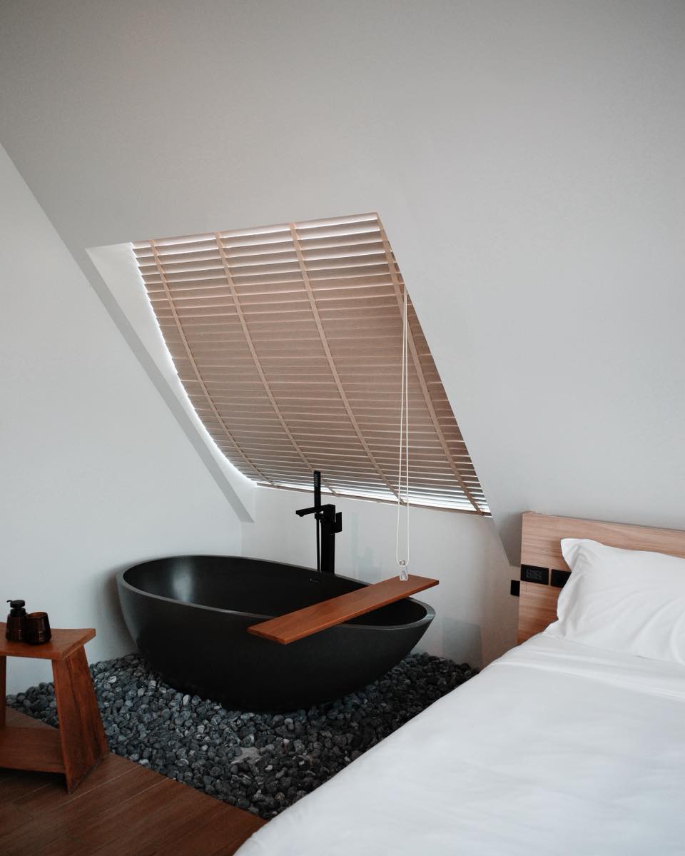 ป๊อบ - ปองกูล สืบซึ้ง