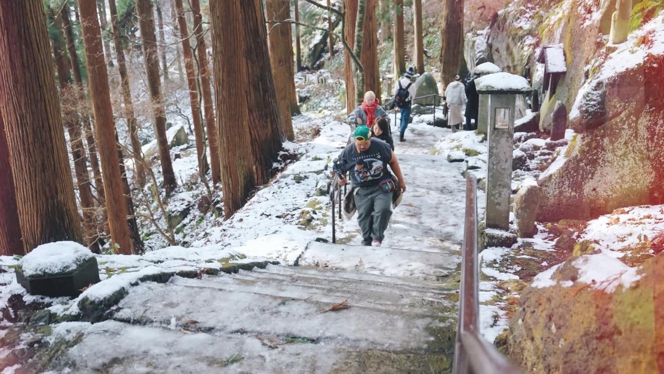 ป๊อบ - ปองกูล สืบซึ้ง