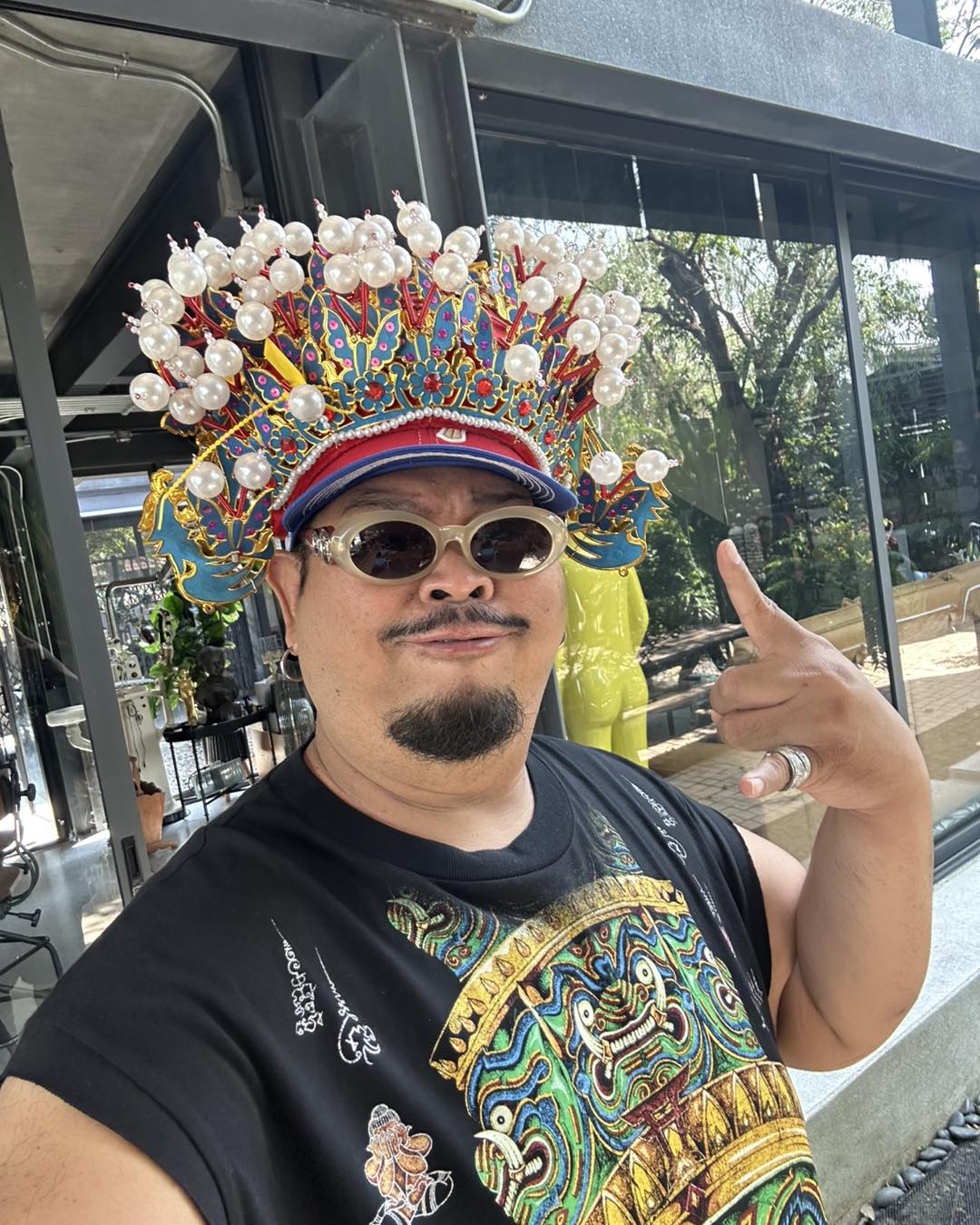 ป๊อบ - ปองกูล สืบซึ้ง