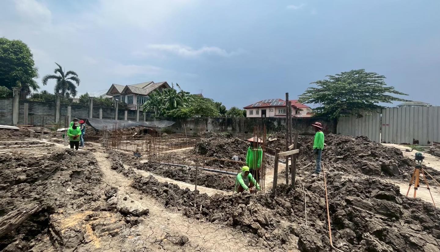 ป๊อบ - ปองกูล สืบซึ้ง