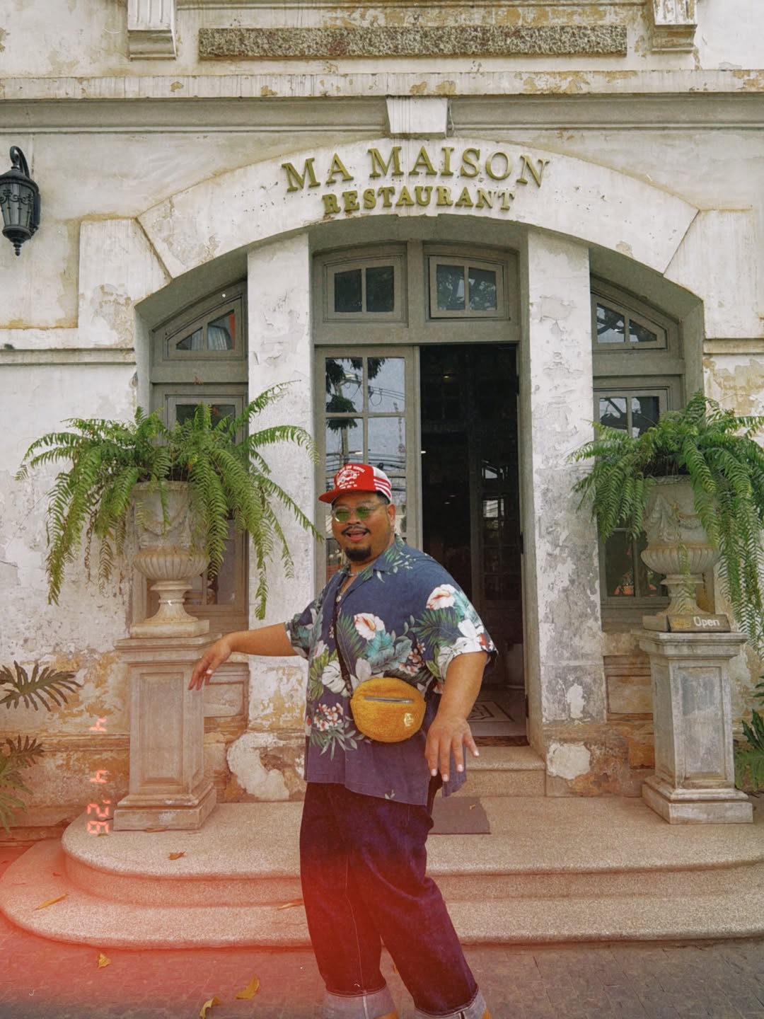 ป๊อบ - ปองกูล สืบซึ้ง