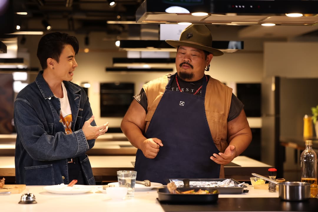 ป๊อบ - ปองกูล สืบซึ้ง