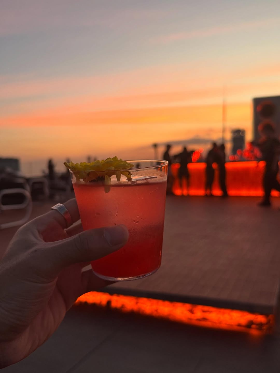 ท็อป - จรณ โสรัตน์