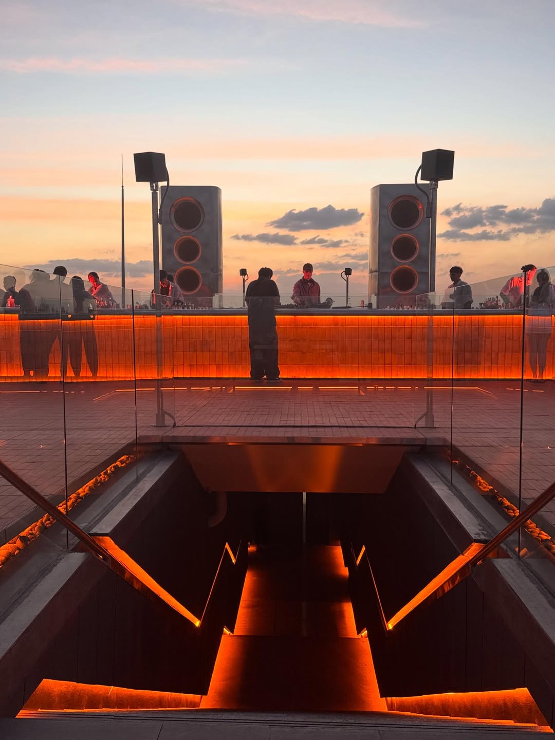 ท็อป - จรณ โสรัตน์