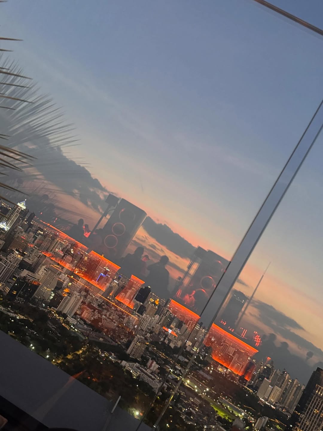 ท็อป - จรณ โสรัตน์