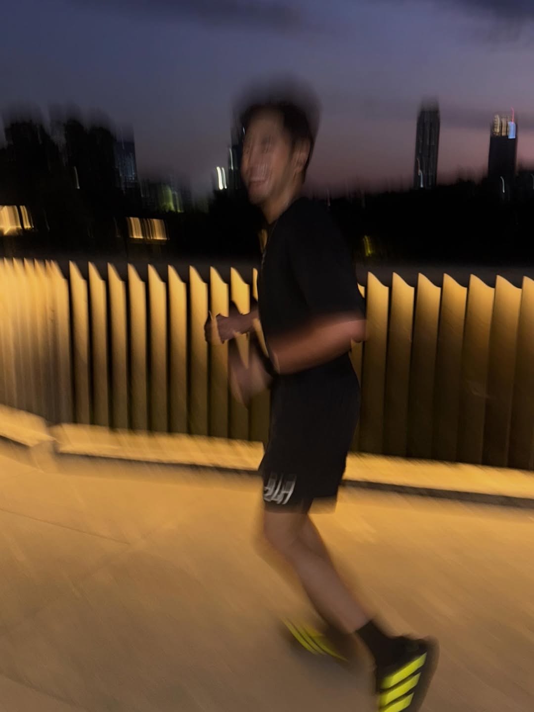 ท็อป - จรณ โสรัตน์