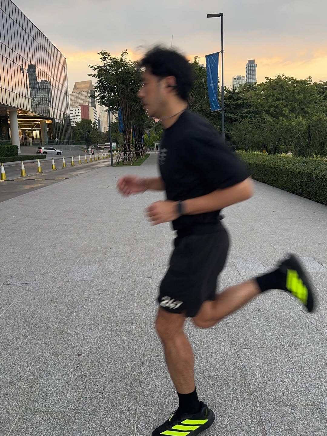 ท็อป - จรณ โสรัตน์