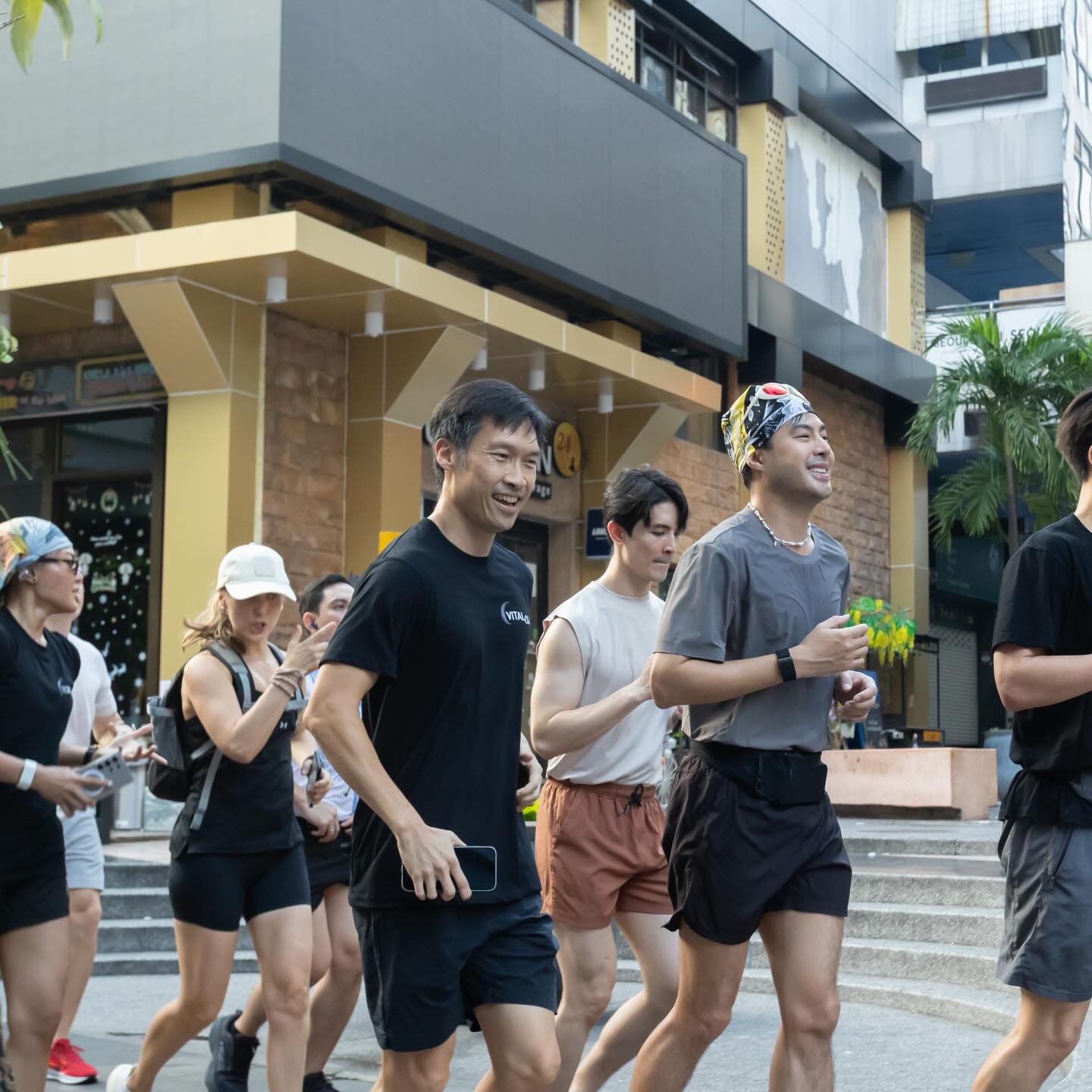 ท็อป - จรณ โสรัตน์