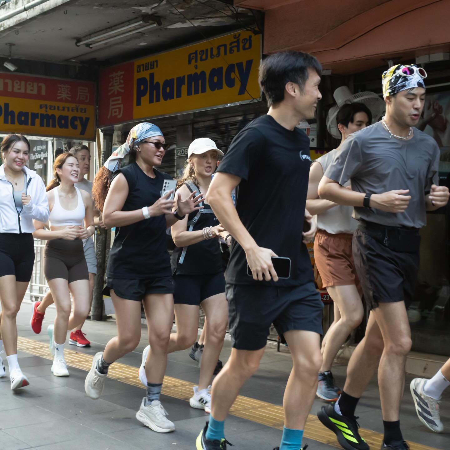 ท็อป - จรณ โสรัตน์