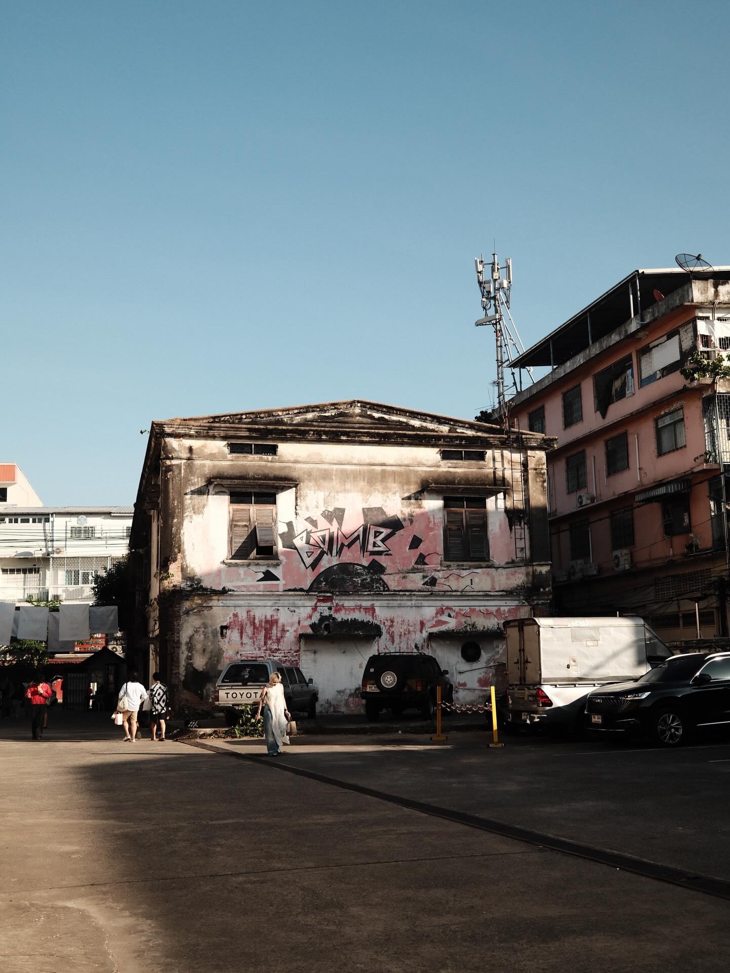 ท็อป - จรณ โสรัตน์