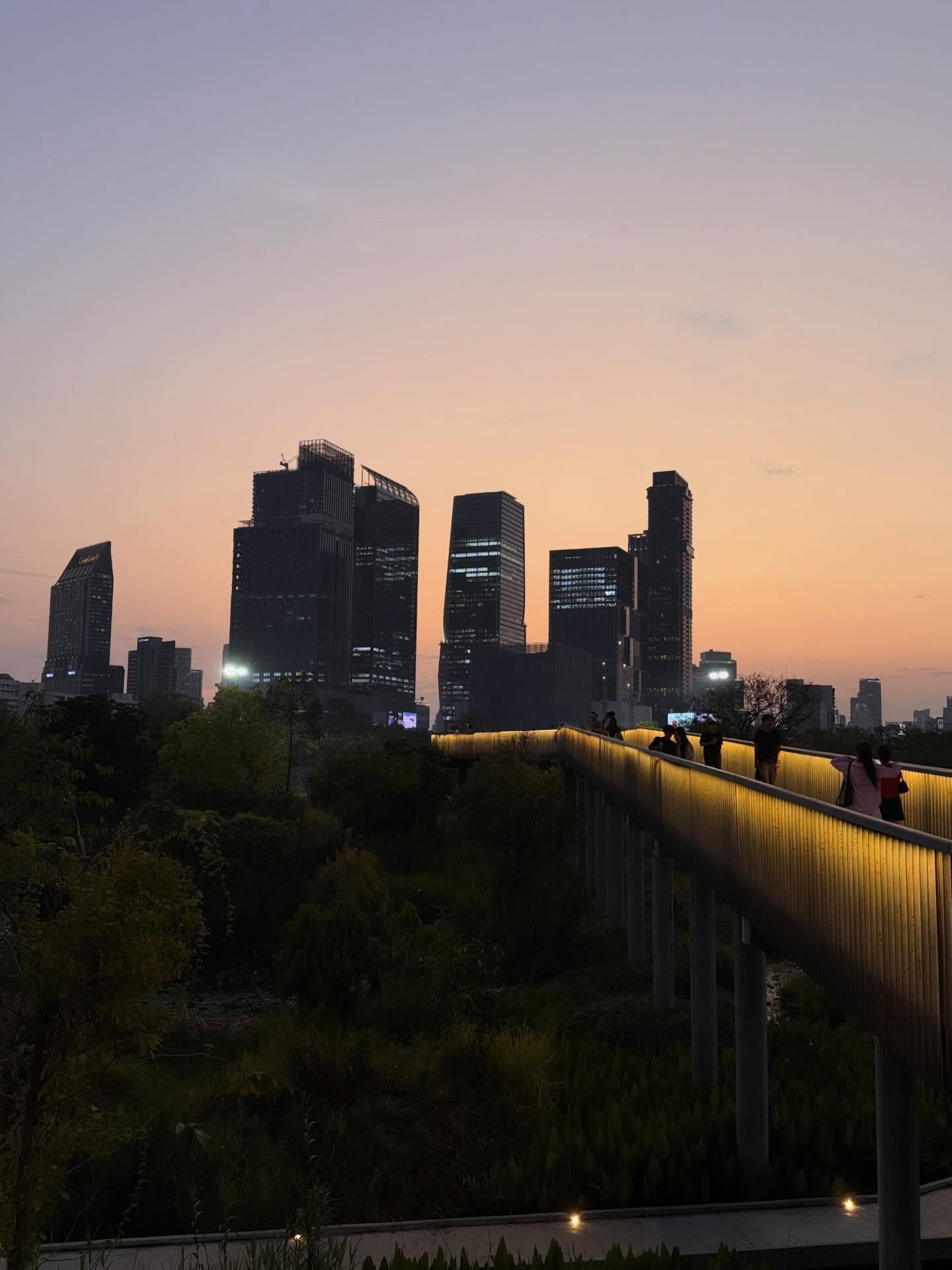 ท็อป - จรณ โสรัตน์