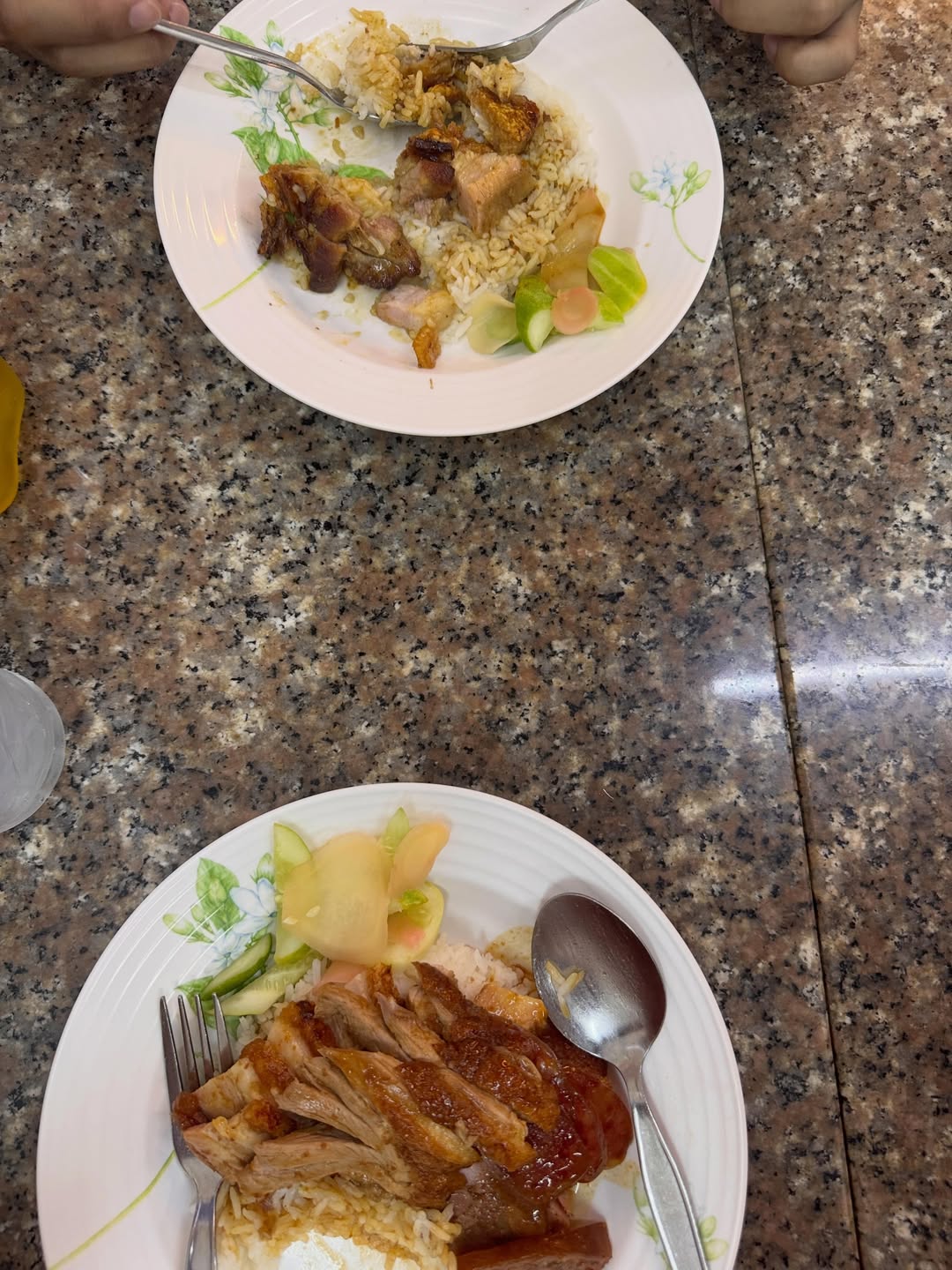 ท็อป - จรณ โสรัตน์