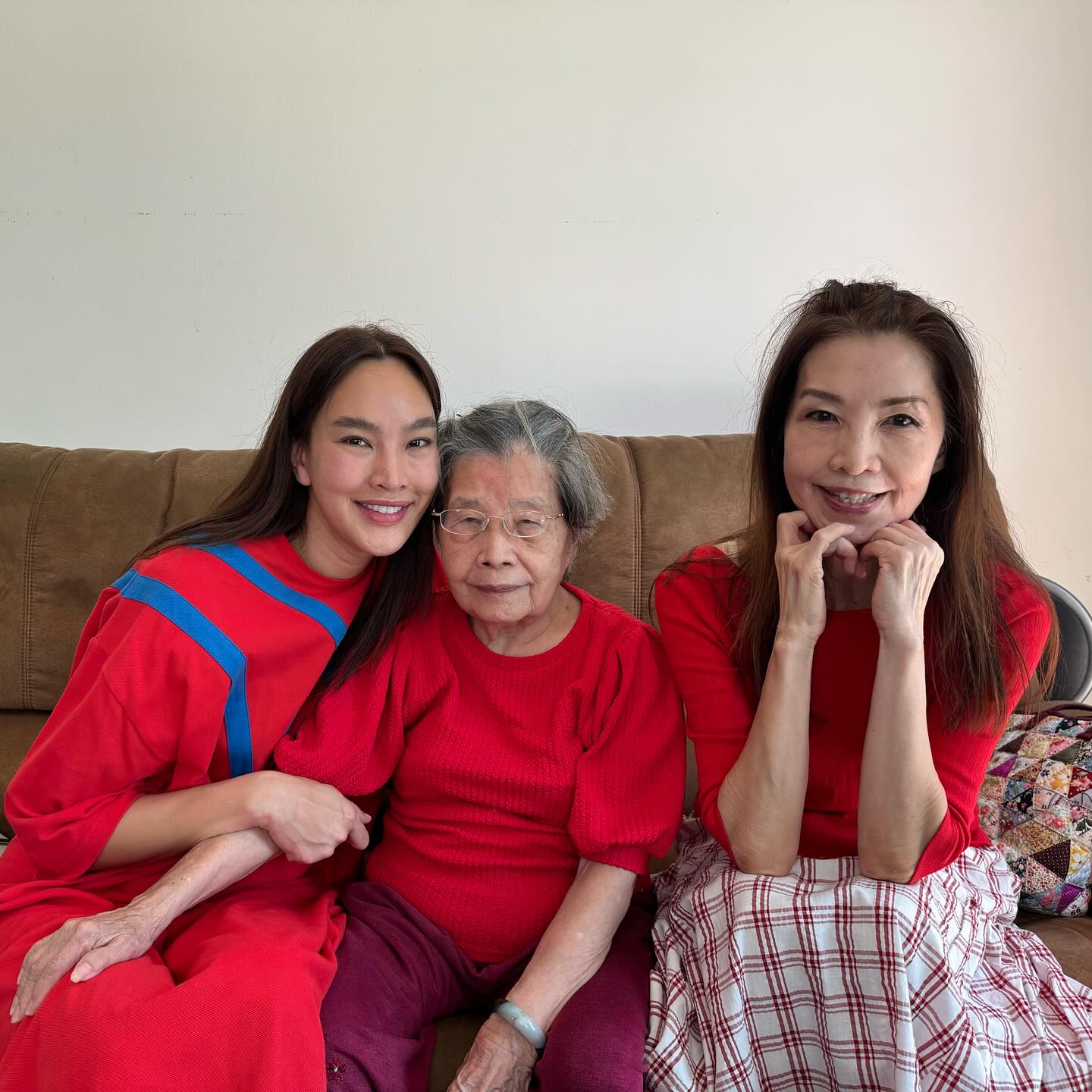 ตุ๊ก - ชนกวนันท์ รักชีพ